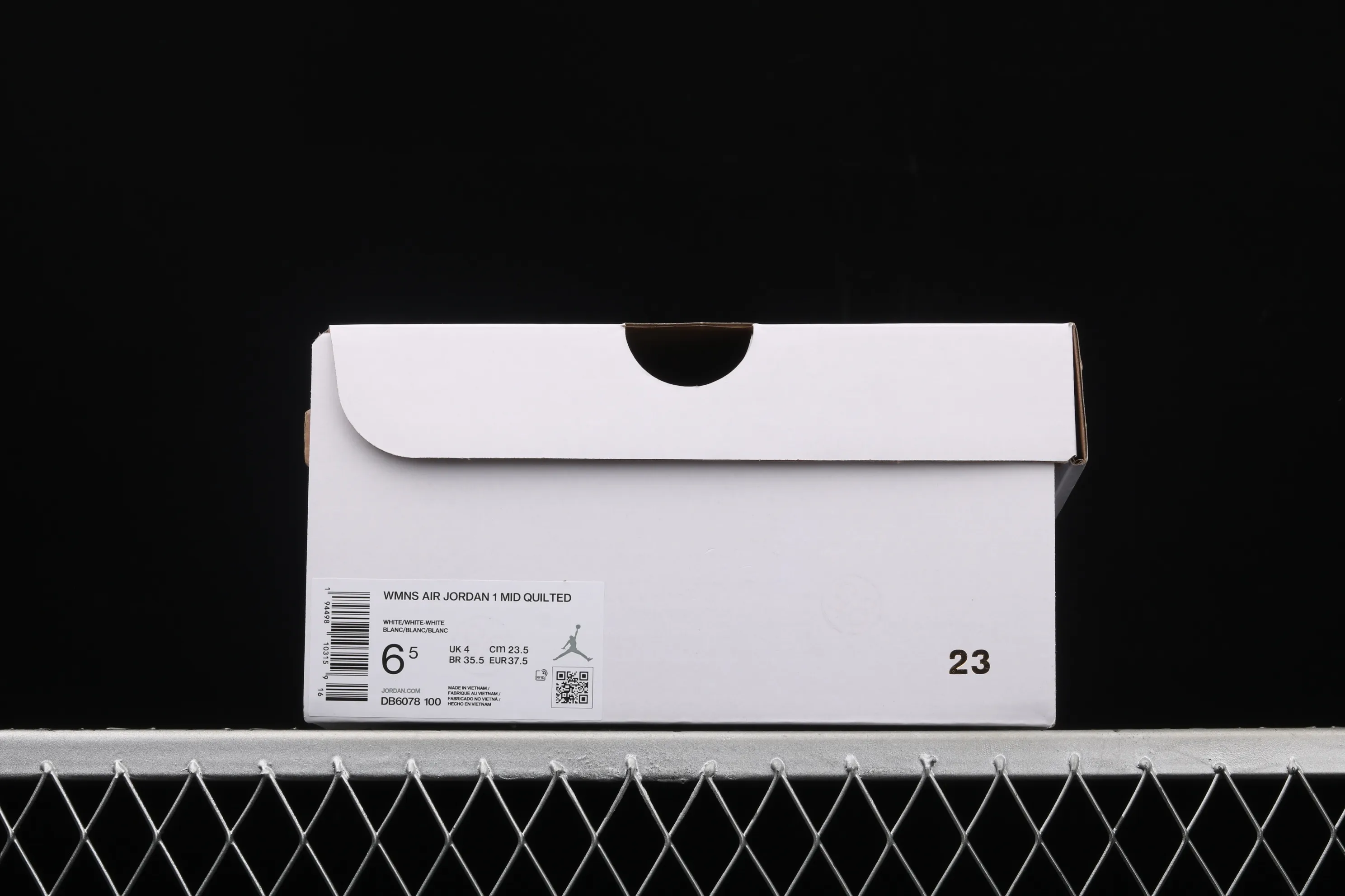 All Categories Air Jordan Jordan Series Basketball Shoes Air Jordan 1 Mid Air Jordan 1 Mid "Quilted White" AJ1 Joe 1 White Diamond "Little Chanel" Mid-top Versatile Casual Sports Shoes DB6078-100